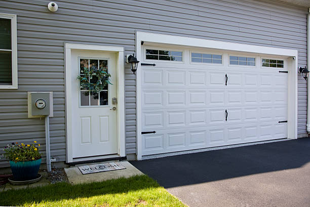 24/7 Emergency Garage Door Panel Replacement experts in Jamestown, TN